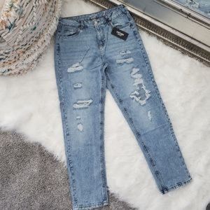 New! Refuge Denim Mom Relax High Rise Distressed Ripped Jeans. Size 7.